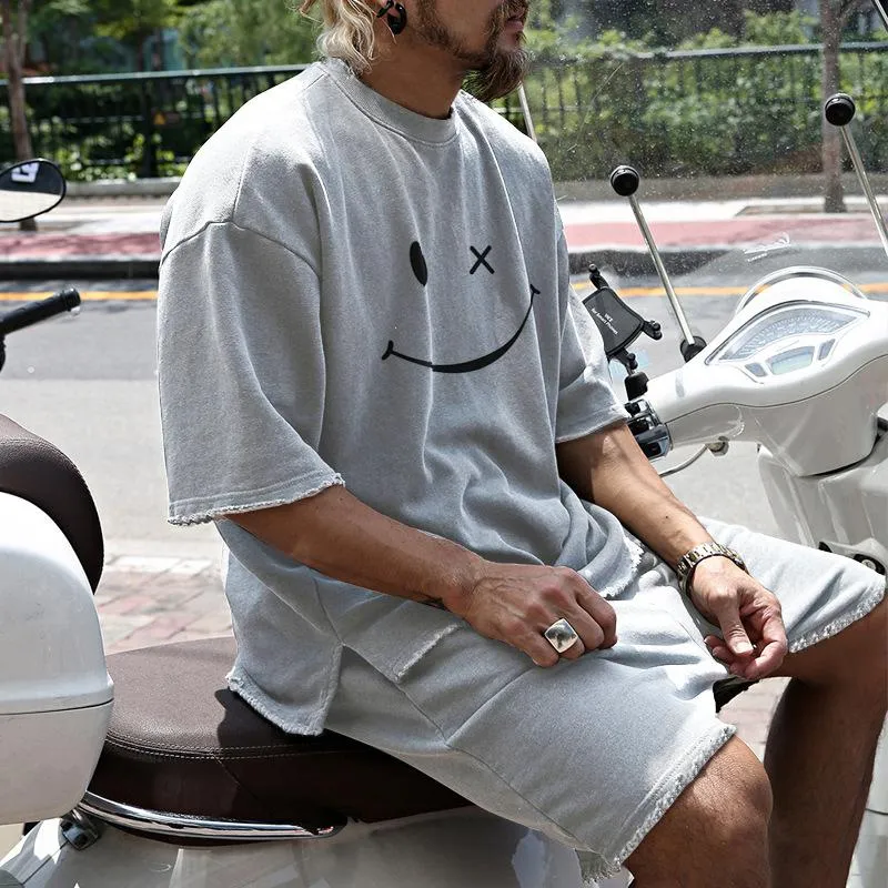 Men's Fashion Loose Smiley Print Short Sleeve T-Shirt and Shorts Set 66196672Z