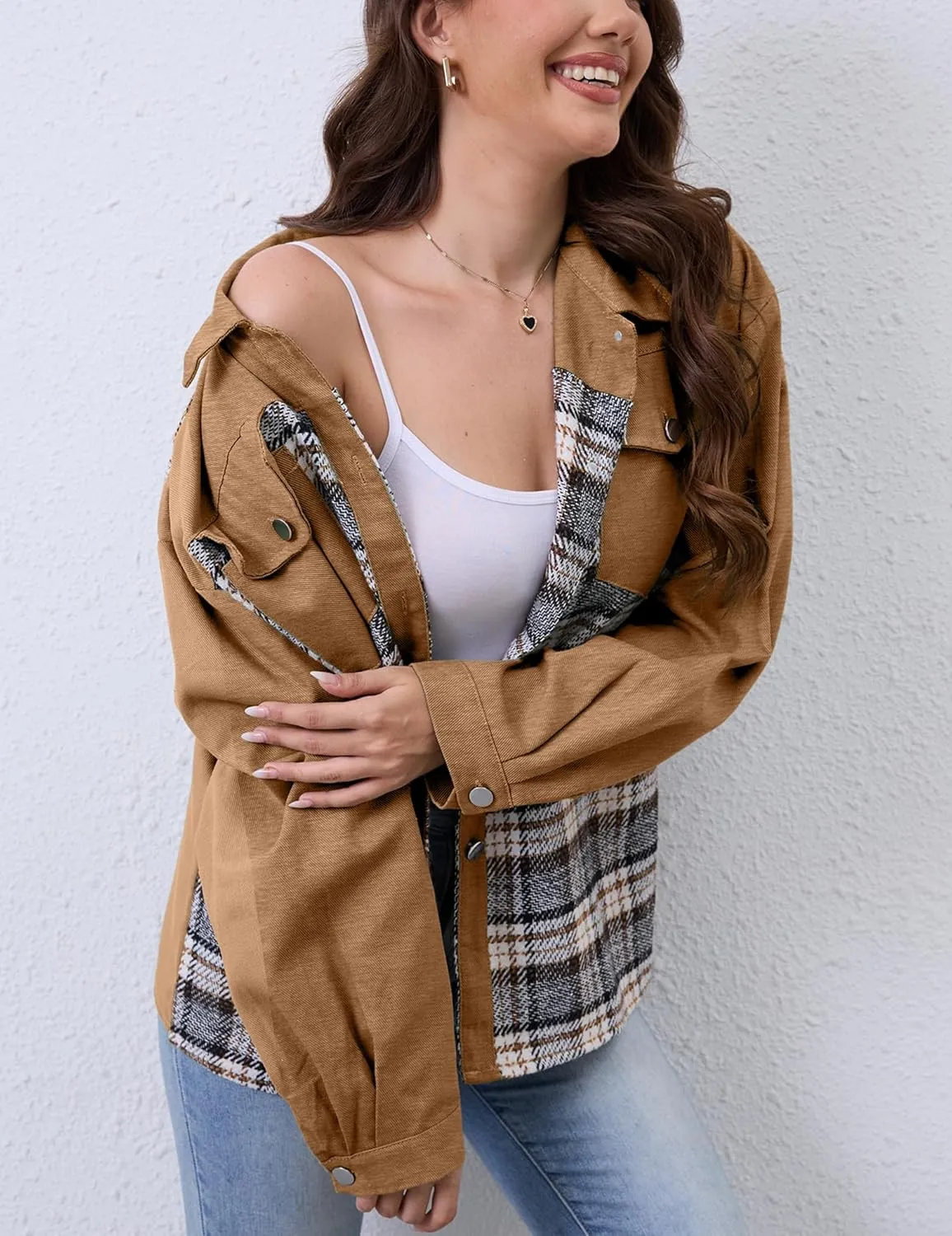 Women Denim Plaid Jacket Jean Shackets Button Down Lightweight Oversized Pocketed Coat Outfits Tops 2024 Fall Winter